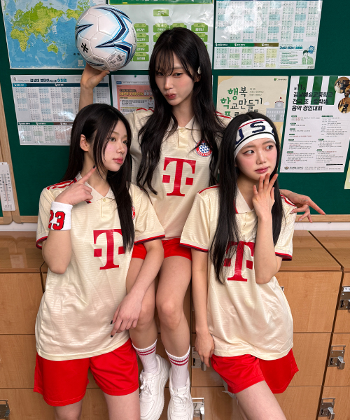 축구반티 바이에른뮌헨 어웨이형 M-2425LA 원하는 인쇄 문구와 번호로 변경 가능해요 !